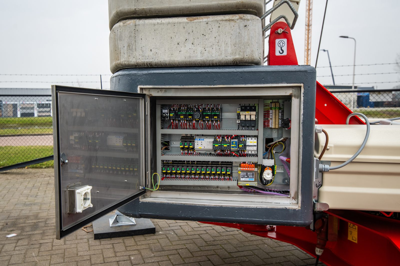 Cattaneo CM221A – Detail Technik