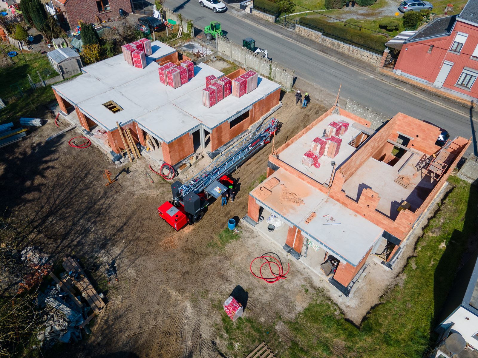 Luftaufnahme der Kraxcle W27 ueber dem Neubau