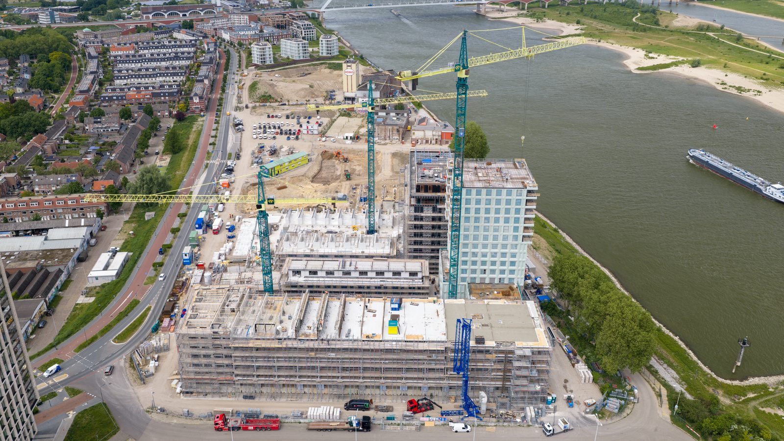Luftaufnahme Baustelle Waalkwartier mit Potain Igo T130